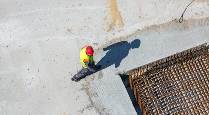 Why Construction Contractors Must Think Twice Before Walking Off Site - Surveyors UK
